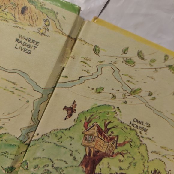 winnie the pooh blustery day book - Picture 3 of 7